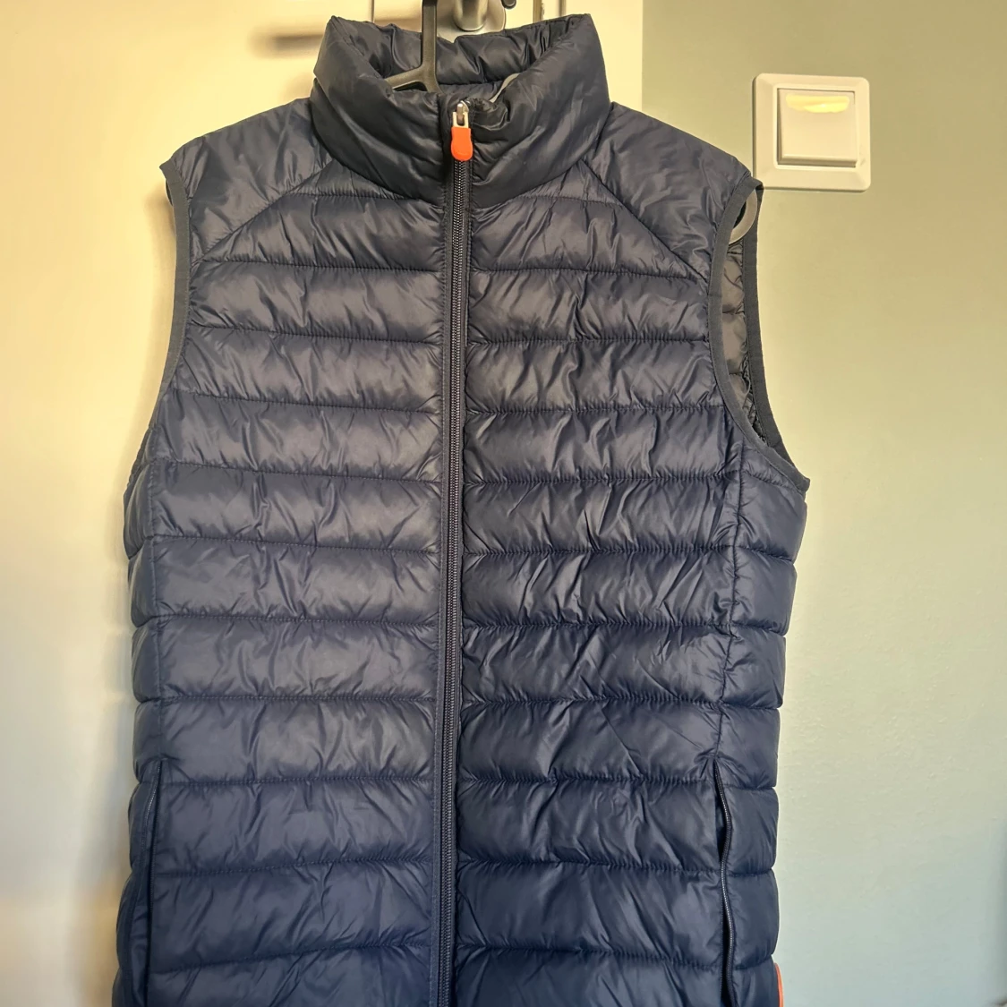 Mörkblå väst från Save the Duck