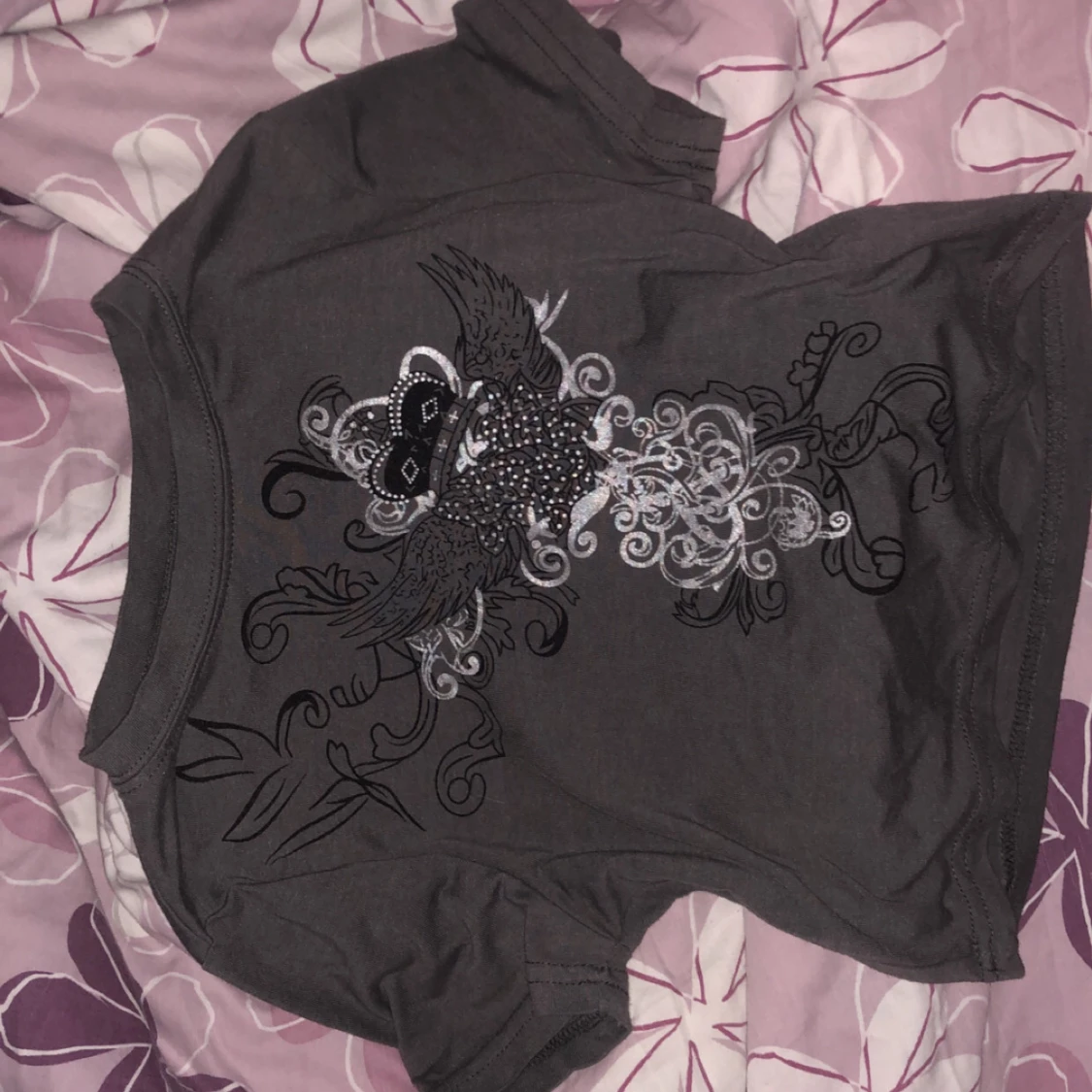 Grå t-shirt med tryck