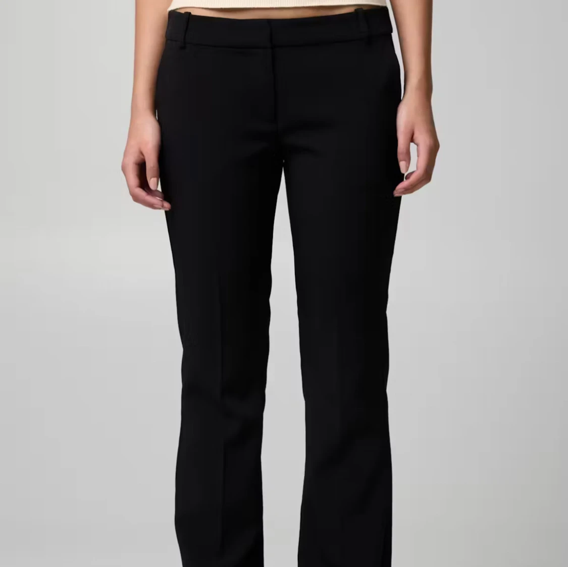 Svarta kostymbyxor