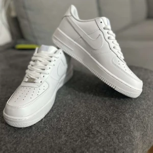 Vita Nike Air Force sneakers - Nike airforce skor storlek43 