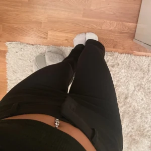 kostymbyxor  - kostymbyxor från veromoda i storlek xs