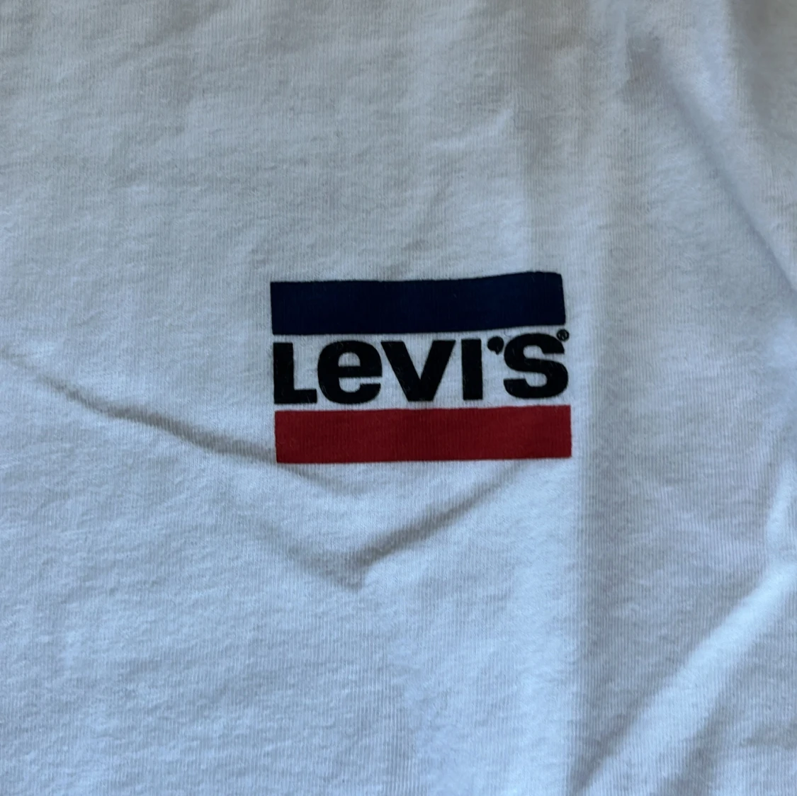 T-shirt från Levi's i blått och vitt - 3