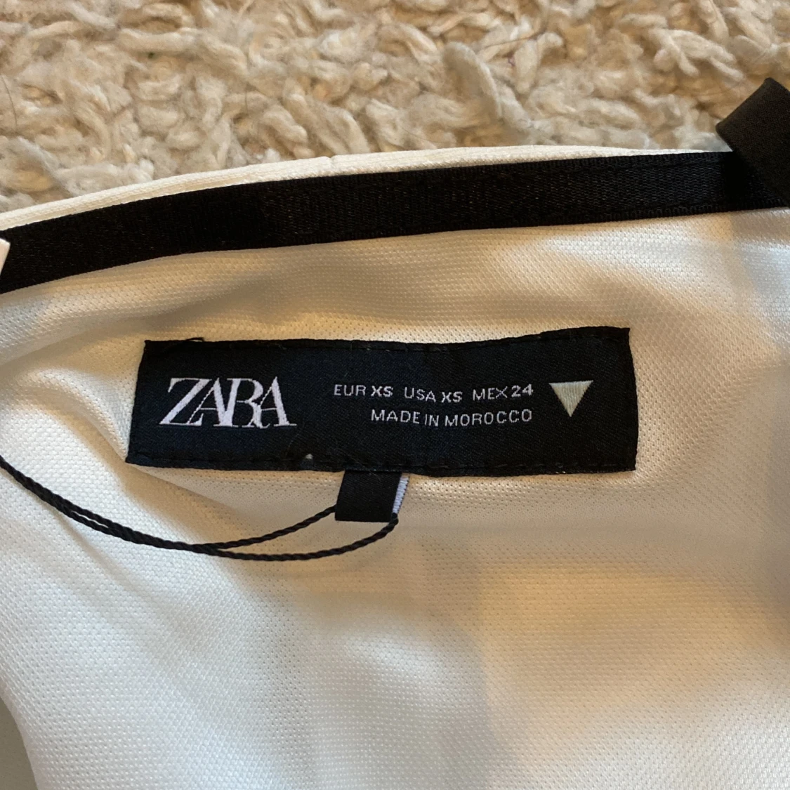 Jätte gullig vit topp - 91