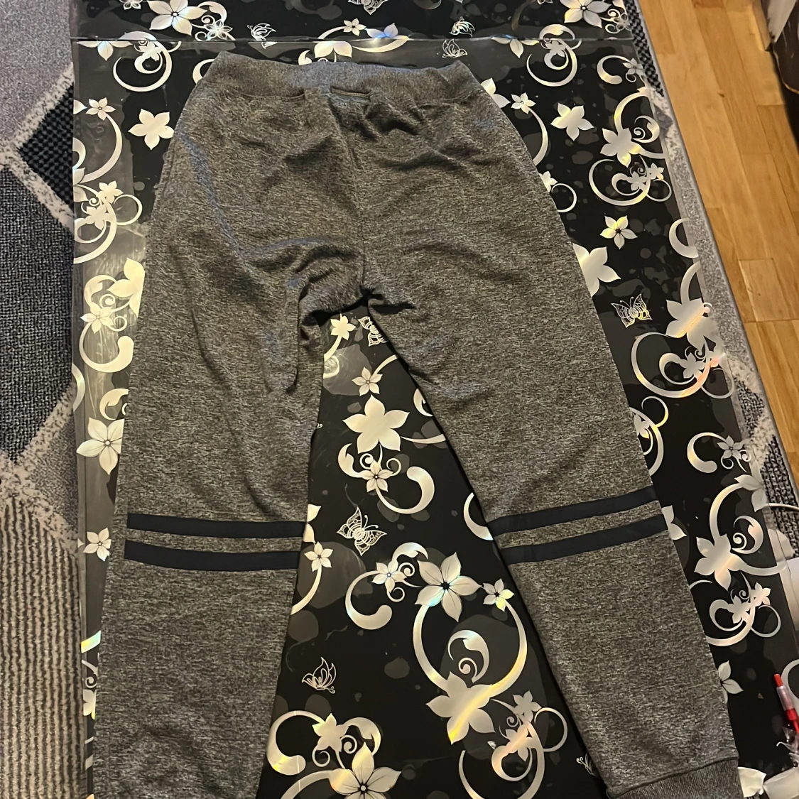 Grå mjukisbyxor från Ellesse - 90