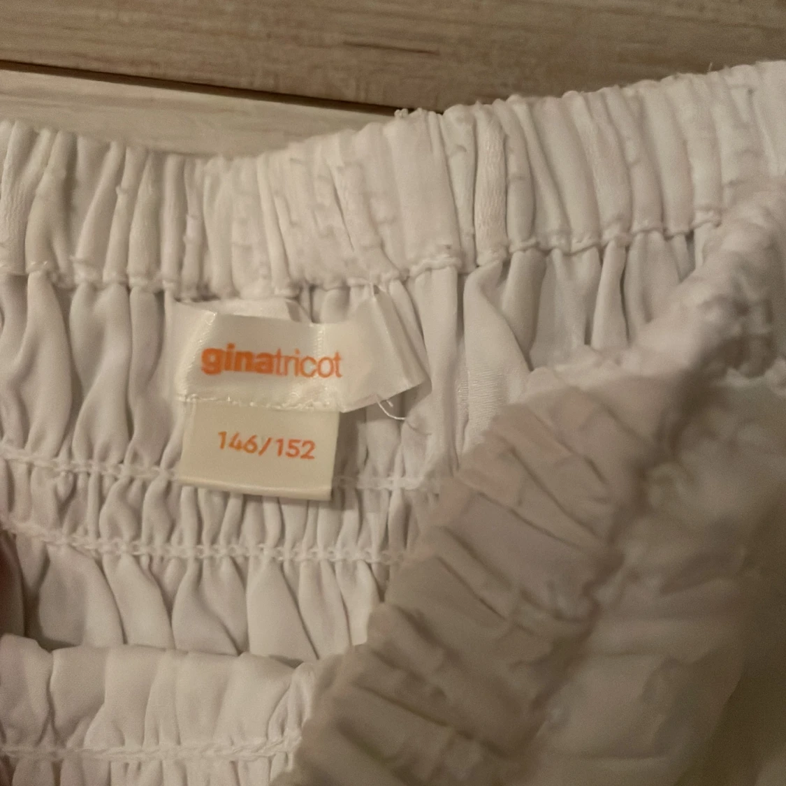 Vit långkjol från Gina Tricot - 90