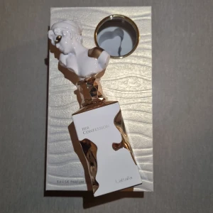 Her Confession Eau de Parfum från Lattafa - Splittar lyxig parfym från Lattafa, Her Confession. 5ml Glasdekant 