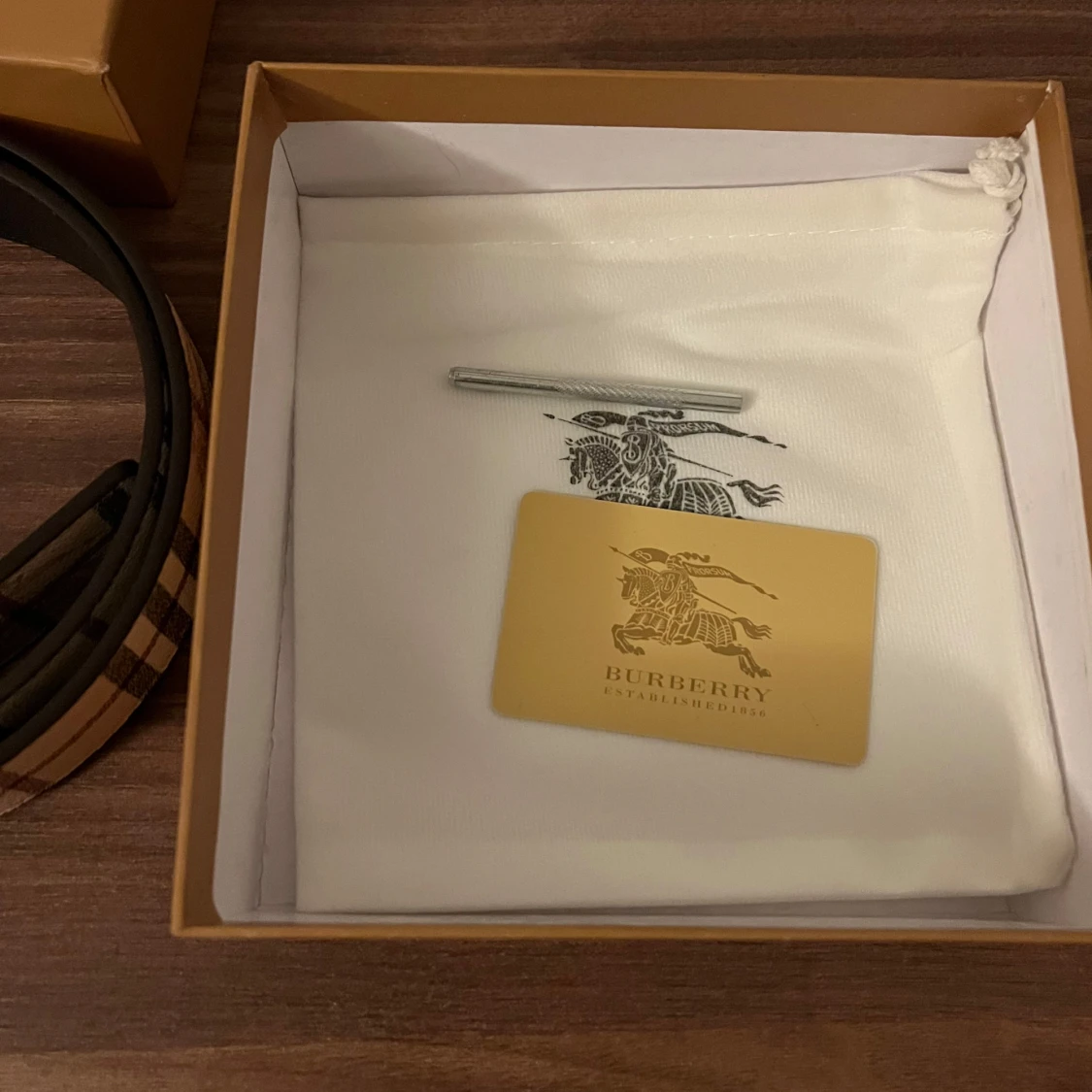 Burberry bälte  - 93