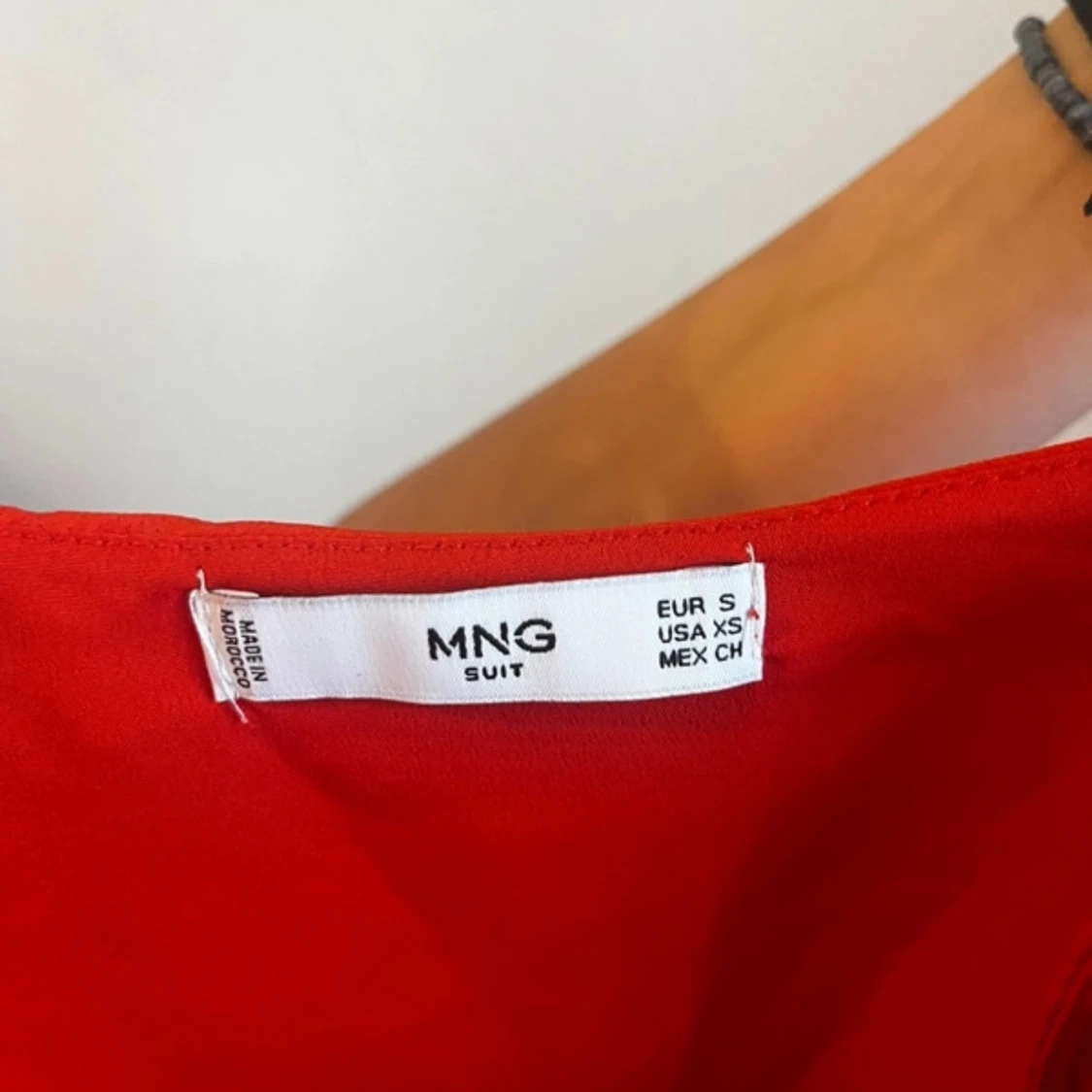 Röd ärmlös topp från MNG - 90