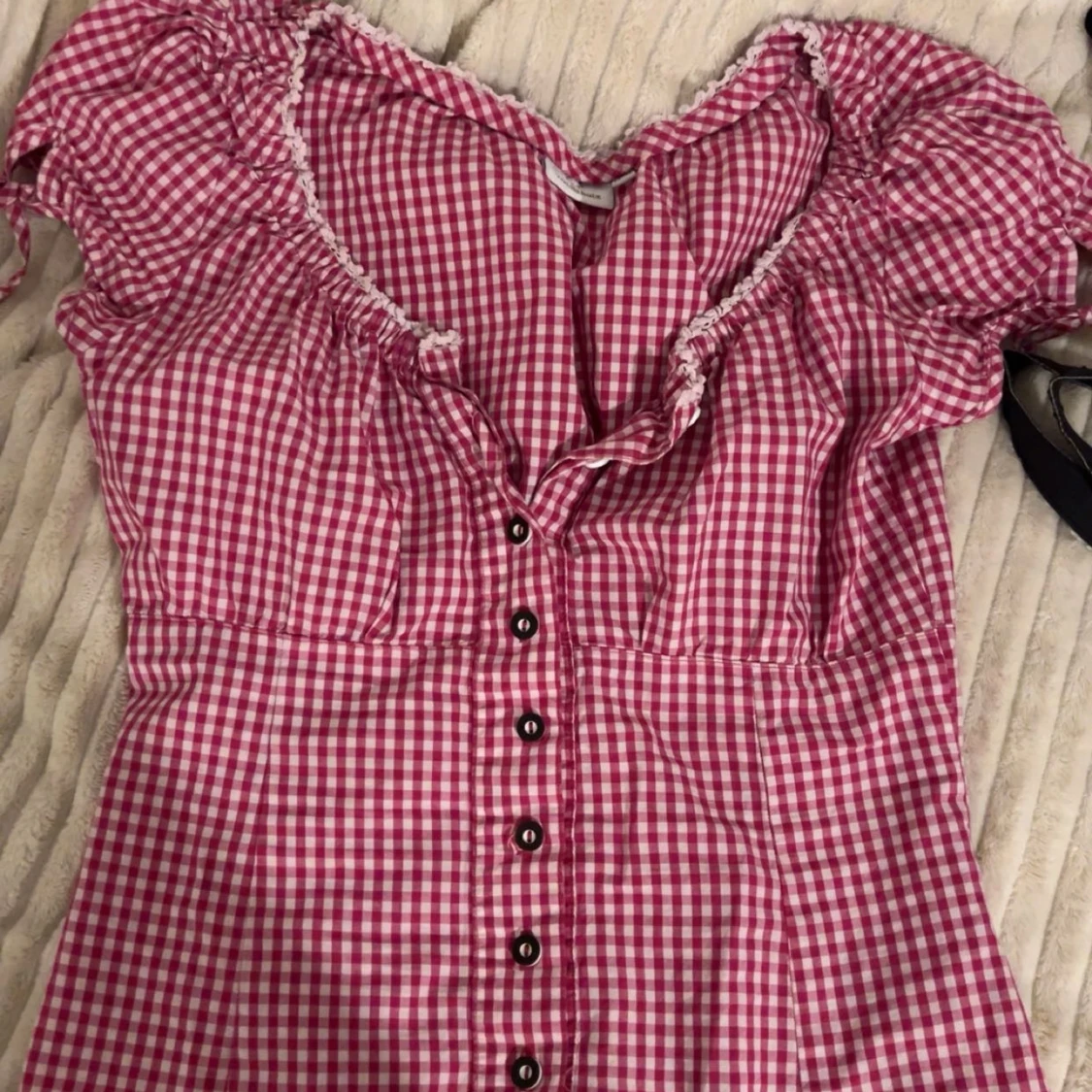 Rutig blus med puffärmar - 90