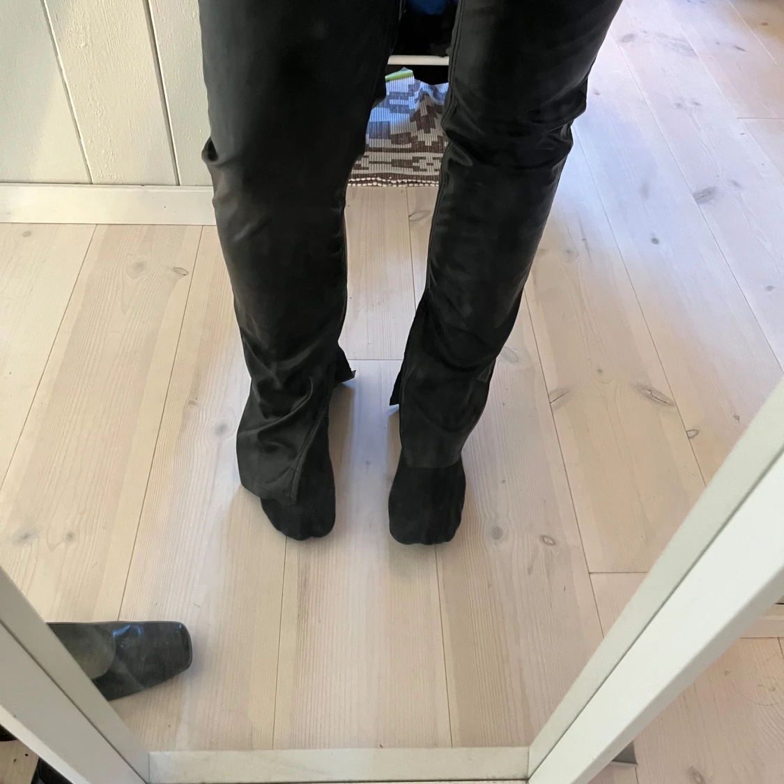 Weekday läderbyxor - 4