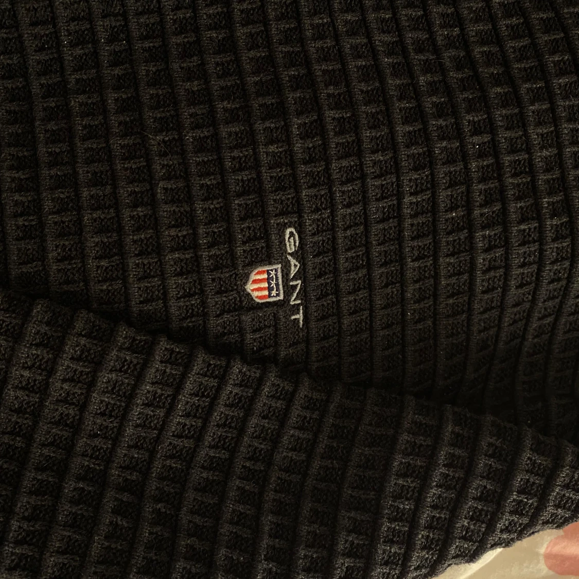 Svart ribbad tröja från GANT - 1