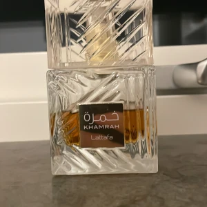 Khamrah Parfym från Lattafa - 60 ml väldigt nice parfym den har doften av vanilj den är också lite kryddig  