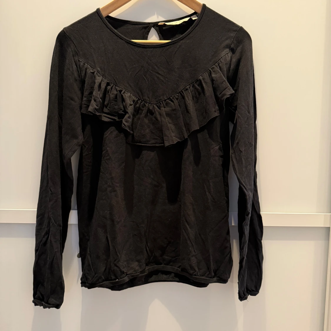 Svart långärmad topp från House of Lola