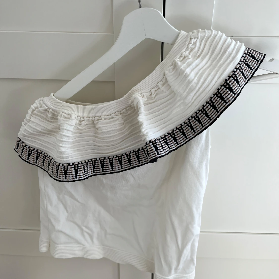 Vit oneshoulder topp från Maje - 1