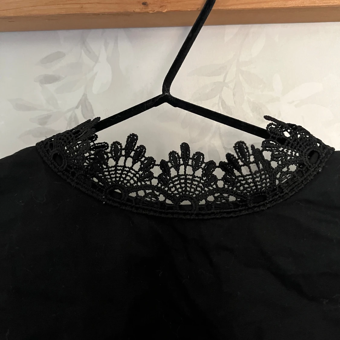 Svart öppen rygg blus  - 4