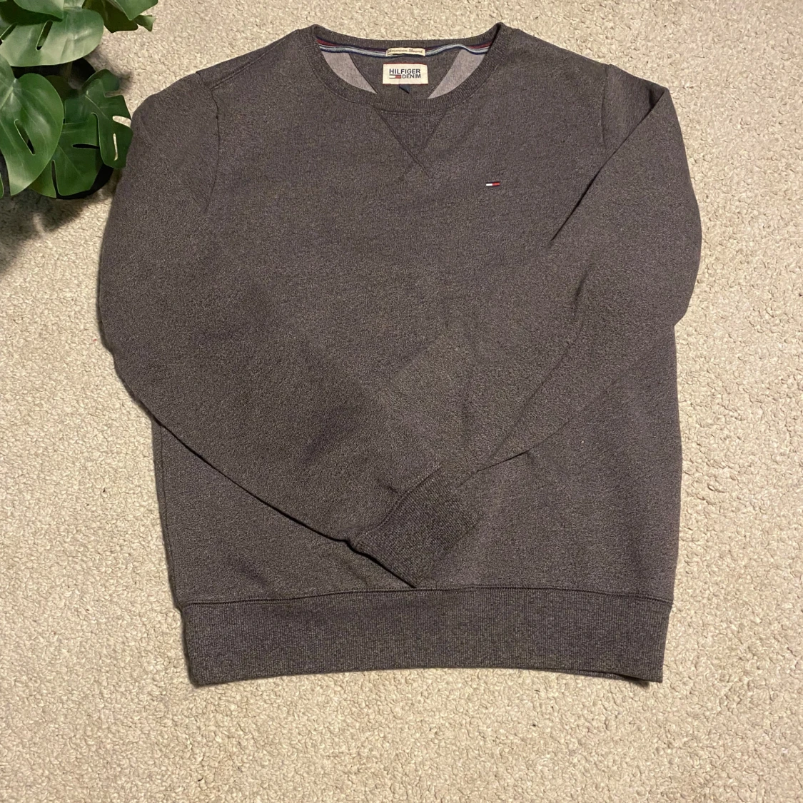 Grå tröja från Hilfiger Denim