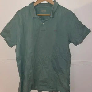 Pikétröja  - Grön pikétröja från Espirit