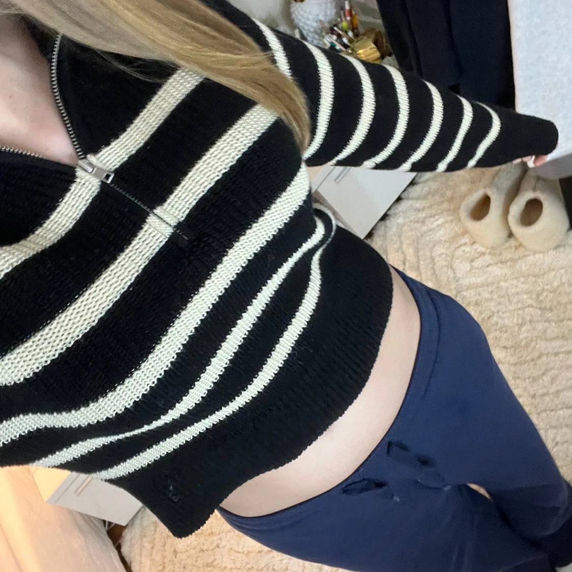 Svart och vit randig stickad tröja - 3