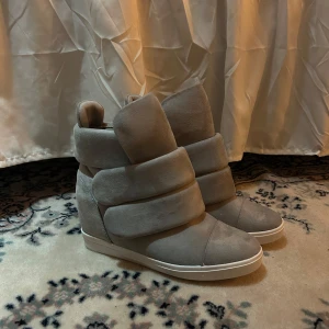 Snygga trendiga skor - Super snygga trendiga isabel marant liknande skor 💕