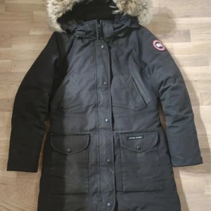 Canada Goose Trillium Parka - Gott skick, storlek L Möts i Märsta eller skickas via PostNord 