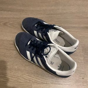 Adidas Gazell - Säljer mina fina adidas skor💕😋