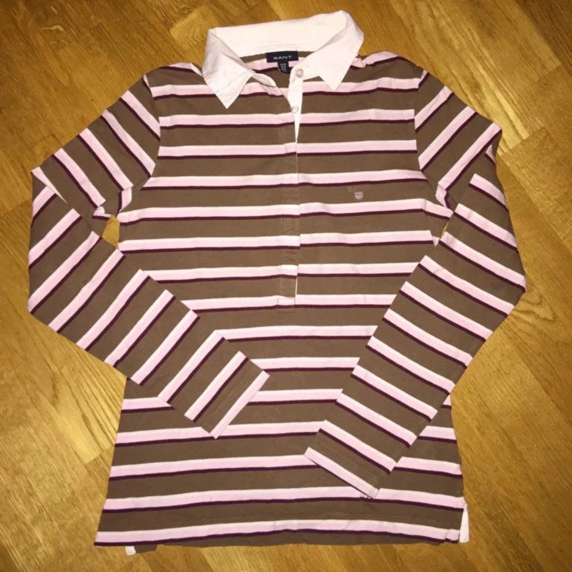 Randig pikétröja från Gant. M