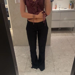 Kostymbyxor  - Säljer mina kostymbyxor från bik bok då dem ej passar längre🌸