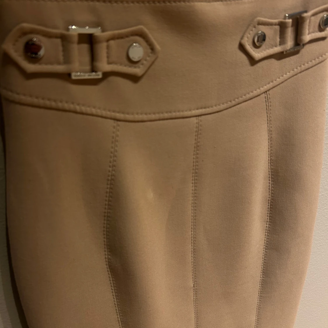Karen Millen beige / camel färgad klänning  - 92