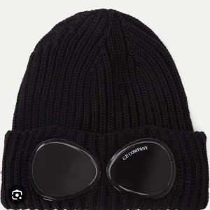 Cp company mössa - Säljer min cp company mössa i nyskick