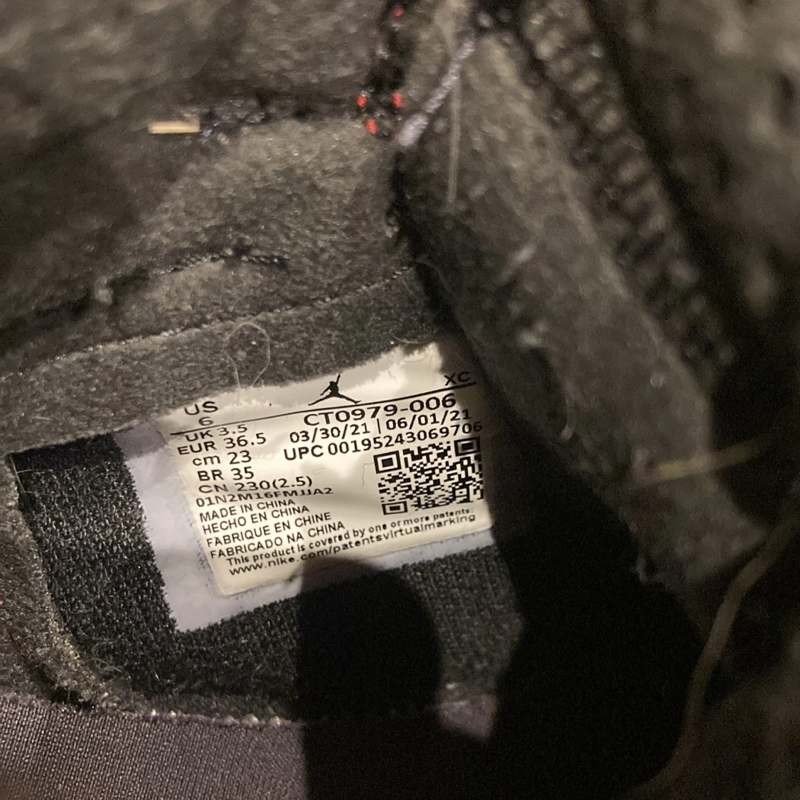 Ett par Nike Jordan skor. Höga storlek 36.5 - 90