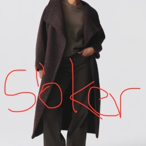 Soft belted long coat  - Söker denna kappa!! Xs/s Smidig affär och köper dirket om jackan är i bra skick 💕