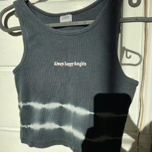 Svart/grå topp - Svart grå top från Zara.💗