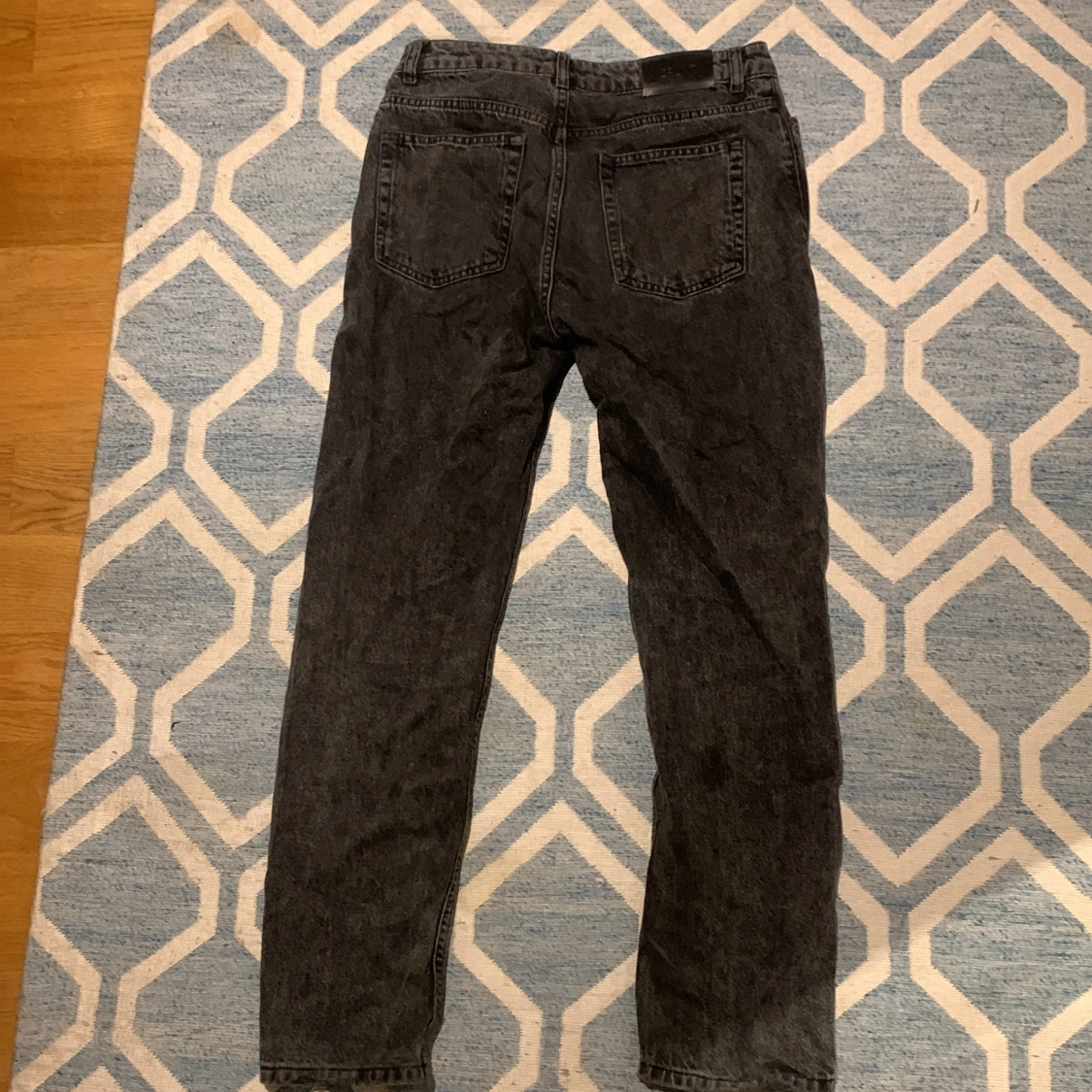 Svarta jeansbyxor - 90