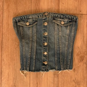 Zara jeans topp  - Blå jeans topp från Zara Endast provad!