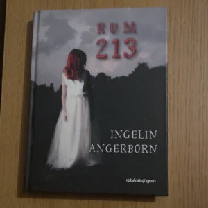 Bok ”Rum 213” - Spännande bok som man lätt hänger med i. Pris kan diskuteras.
