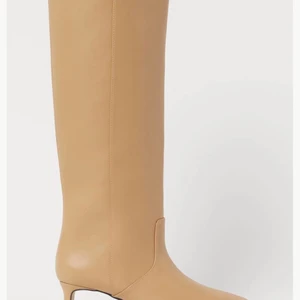 Stövlar - Hm - Helt oanvända från H&M. Endast testat ute en gång för outfitbild. Nu för mycket skor och måste rensa bort. 