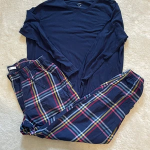 Pyjamas sett - En  simpel men bekväm pyjamas. 