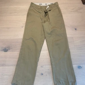 Dickies raka byxor 874 - Dickies straighfit, lite missfärgade och slitna