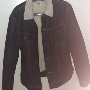 Lee jeans vadderad jacka - St l har växt ut lite o hoppas någon kan ta över