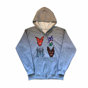 Abundant zip up - En zip-up från abundant i jätte bra skick. Jag har dragit ut smörerna för jag tycker det blir snyggare utan arnas är den som ny! Köpte den för 800 och säljer för 349! I storlek S men passar xs-M!!