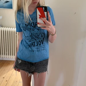 Zadig tröja - Intressekoll på en jätte fin Zadig tröja i super skick. Har bara andvänder ett fåtal gånger💗 köpt i vintras💗köp direkt för 300.