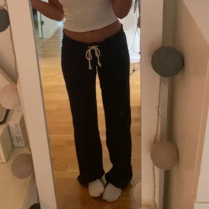 Roxy linnebyxor - Lågmidjade mörkblåa linnebyxor från roxy i storlek s. Sitter helt perfekt, använt fåtal gånger.💗