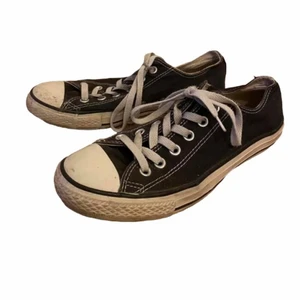 Converse - Converse i storlek 40. Använt skick, men funkar fint!