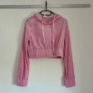 Better be - Velour track suit - Tracksuit i velour från better be, liten i passformen. Använd några gånger, inga skavanker. 