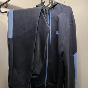 Hugo boss - Hugo boss dress. Fint skick, nypris 3200