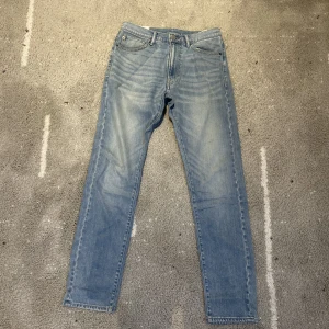 slim fit jeans  - använder ej dem längre för att dem ej passar