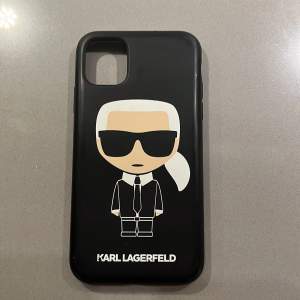 Mobilskal från Karl Lagerfeld för IPhone 11 150kr