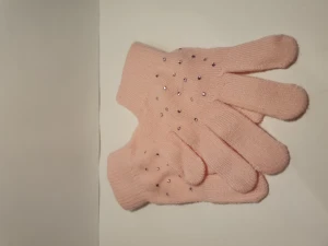 Pink gloves - Hi! Available at kungsholmen, shipping can be discussed :)   condition: okay size: 20cm (from middle finger to wrist) price: 15kr extra: crystals glued on
