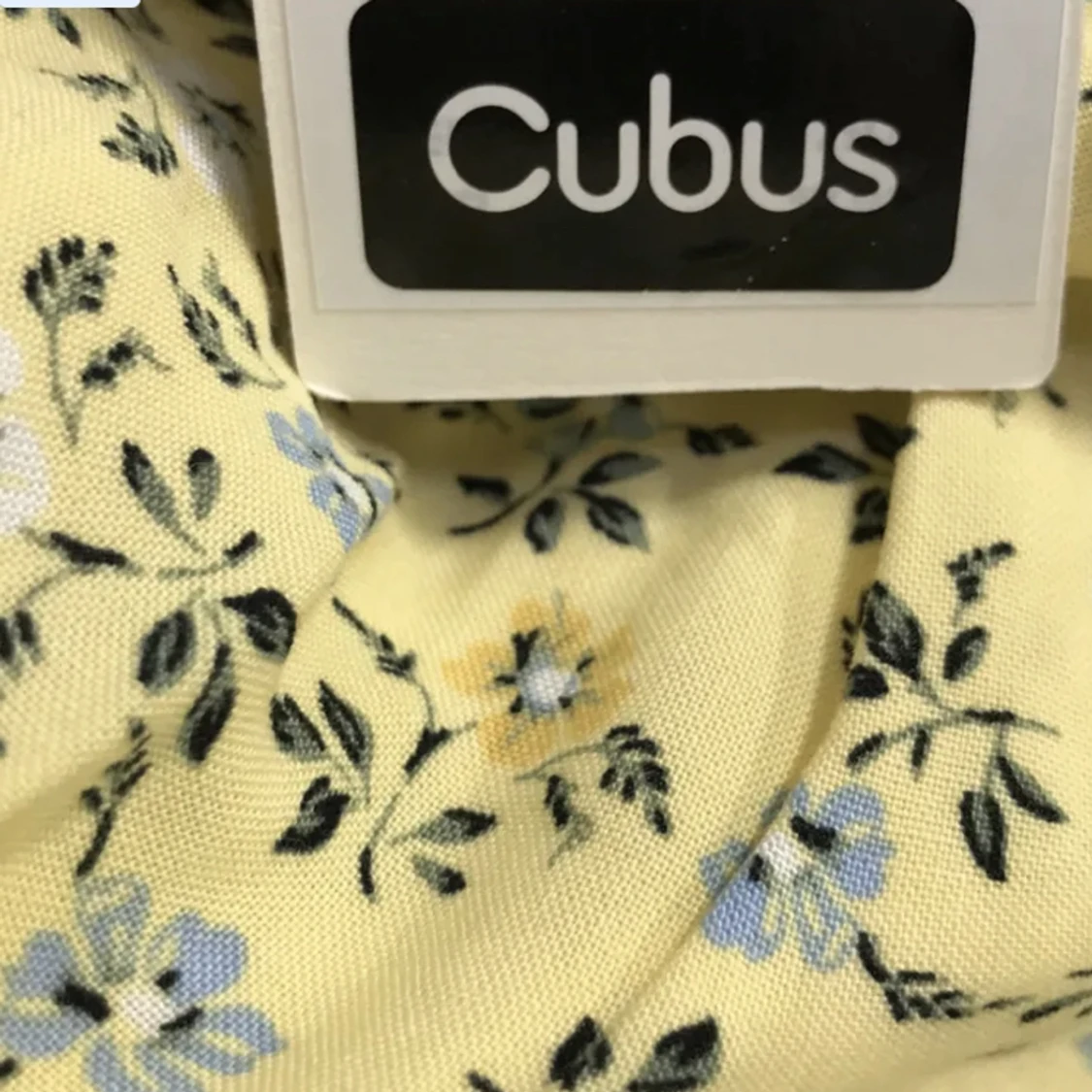 Ljusgul volang blommig - 91