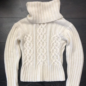 Vit stickad tröja XS/S - En favorit som inte passar längre